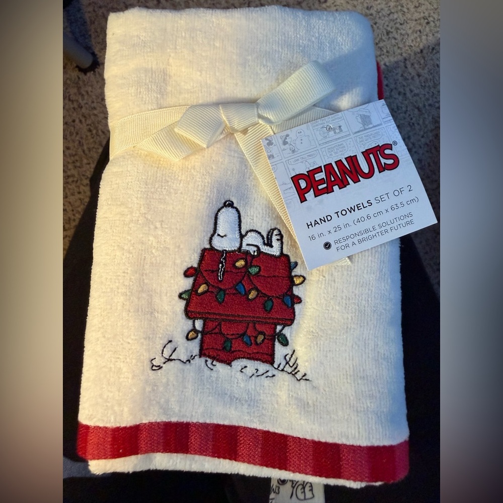 St. Nicholas Square® Peanuts Christmas Hand Towels 2-pk., NWT